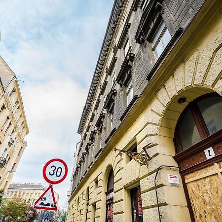 Roeck Premier Downtown Residence Budapest Esterno foto